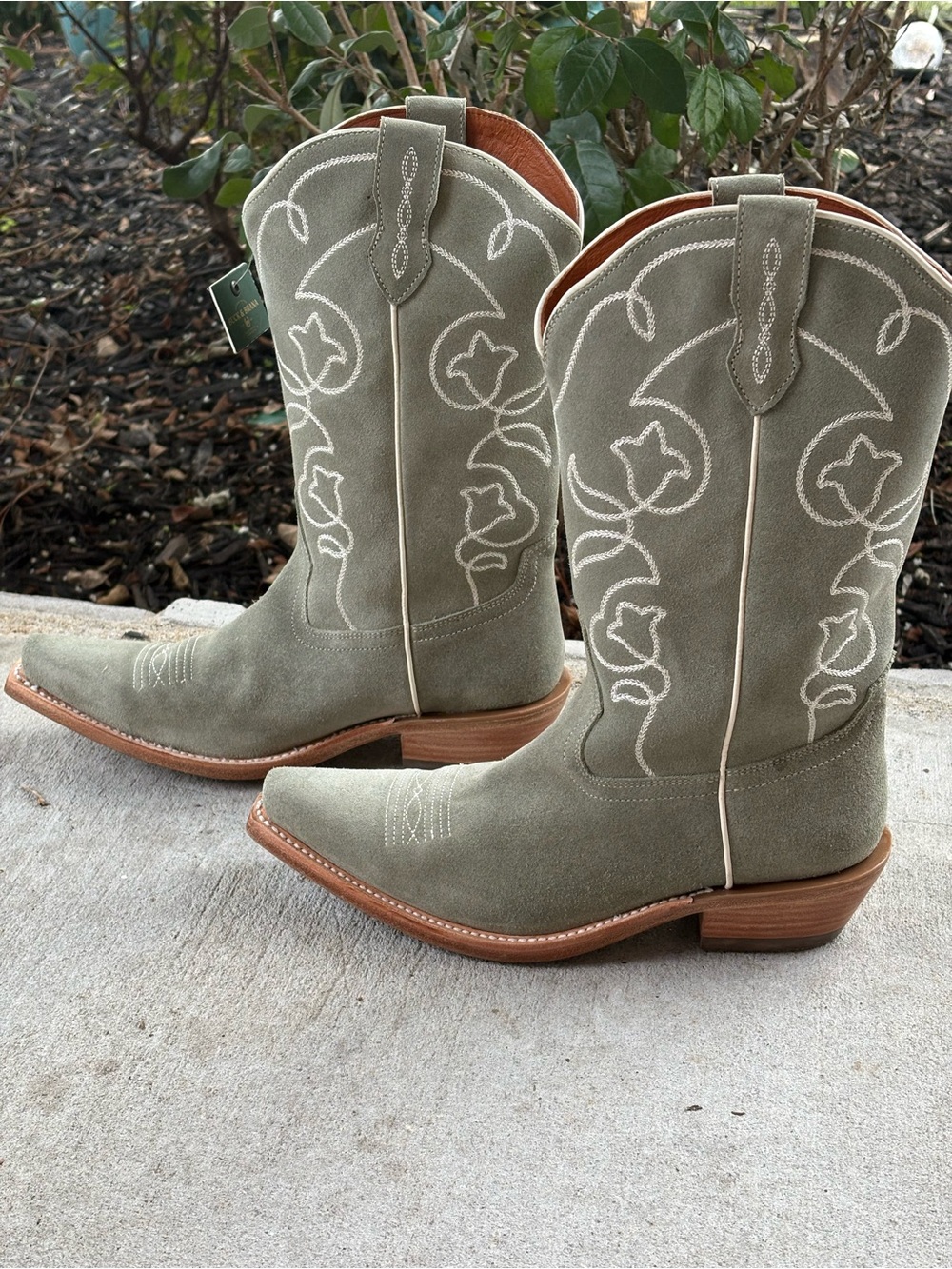 Buck & Brana Women’s Boots - Suede Embroidered Olive Greenish Gray - Size 10 NIB - Picture 3 of 13